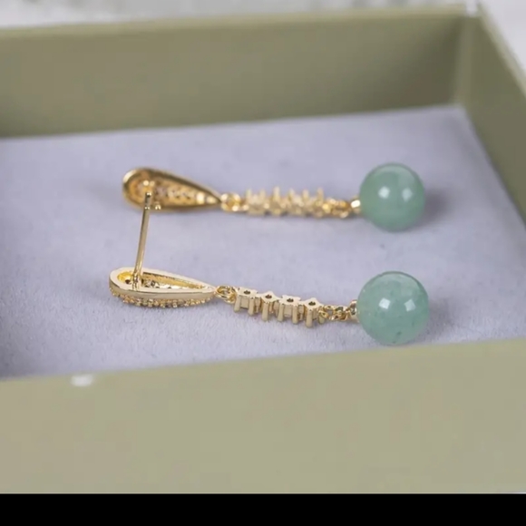 NWT Adventurine Stone with 18k gold plated earrings. - Picture 4 of 8